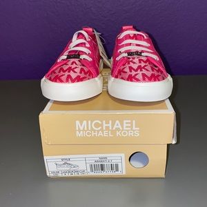 🆕 Michael  Kors Toddler Pink Sneakers.